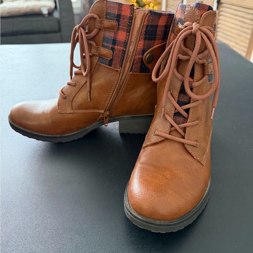 O'Neill Brown Lace Up Boots with Plaid Detail - Picture 2 of 7